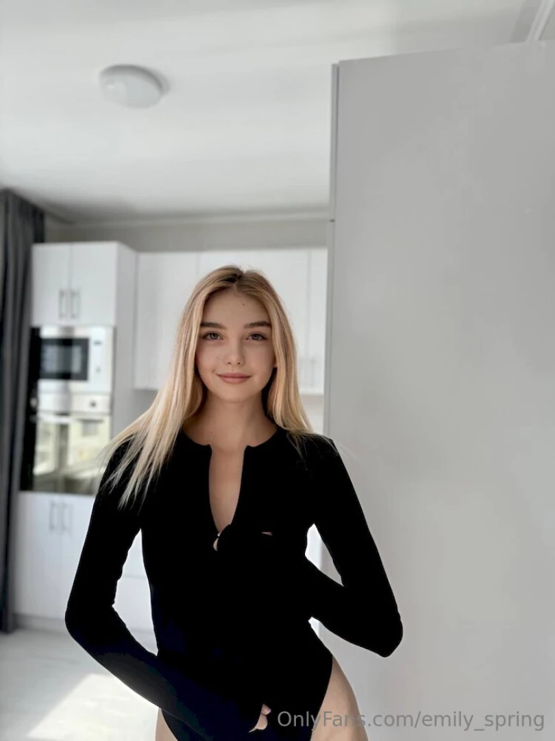 emily_spring [ emily-spring ] Onlyfans leaked photo 18611755 on Hotleaks.tv