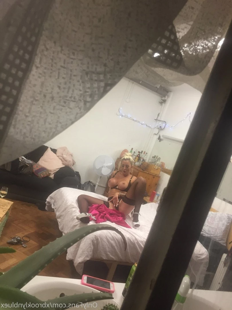 Miss Brooklyn Blue [ xbrooklynbluex ] Onlyfans leaked photo 1245579 on Hotleaks.tv