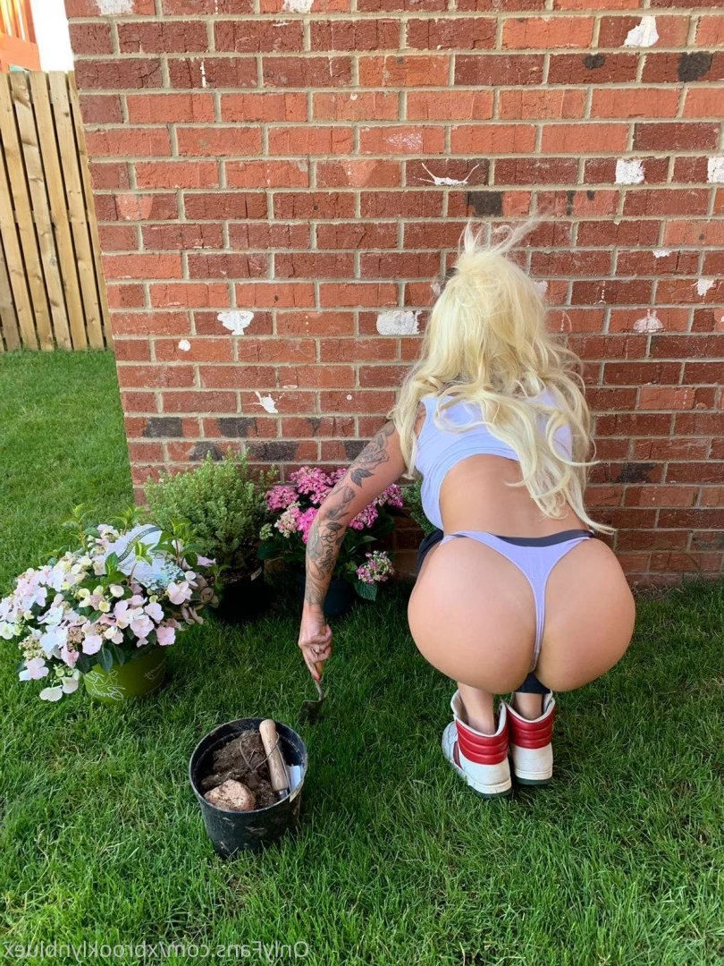 Miss Brooklyn Blue [ xbrooklynbluex ] Onlyfans leaked photo 1246799 on Hotleaks.tv