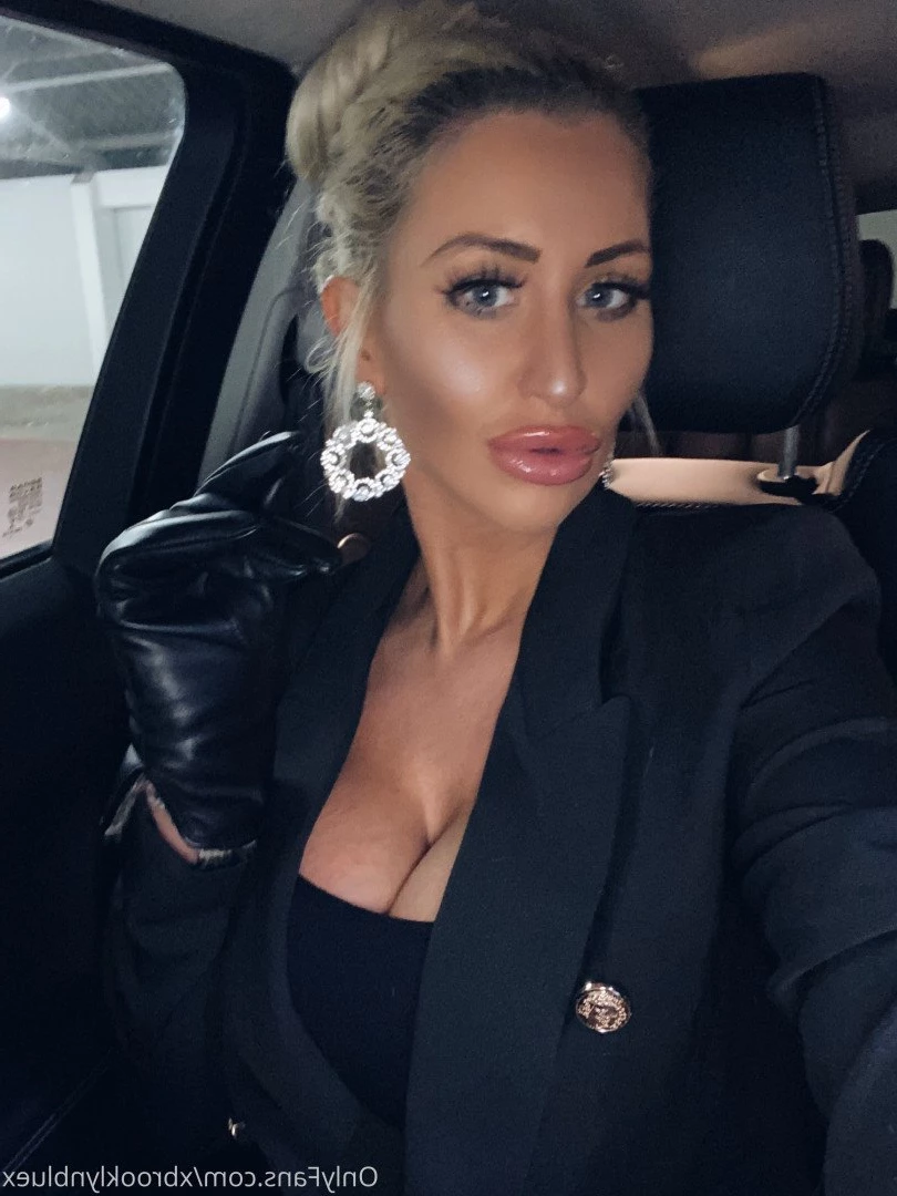 Miss Brooklyn Blue [ xbrooklynbluex ] Onlyfans leaked photo 1247337 on Hotleaks.tv