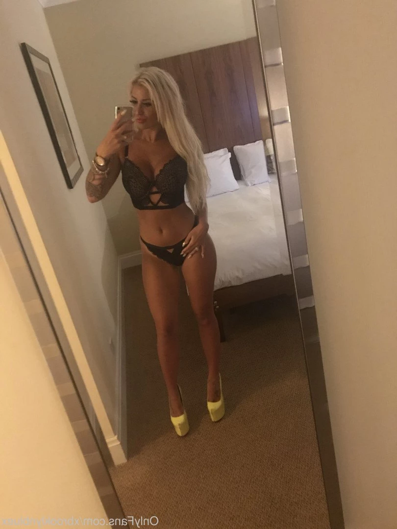 Miss Brooklyn Blue [ xbrooklynbluex ] Onlyfans leaked photo 1248417 on Hotleaks.tv