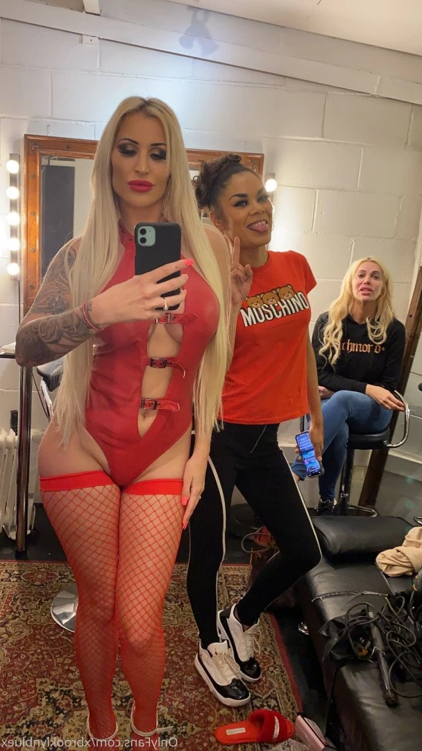 Miss Brooklyn Blue [ xbrooklynbluex ] Onlyfans leaked photo 1249178 on Hotleaks.tv