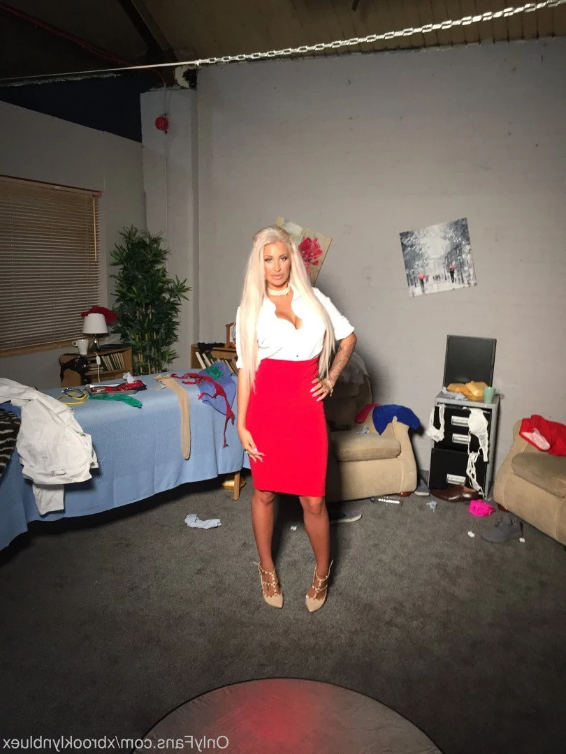 Miss Brooklyn Blue [ xbrooklynbluex ] Onlyfans leaked photo 1249804 on Hotleaks.tv