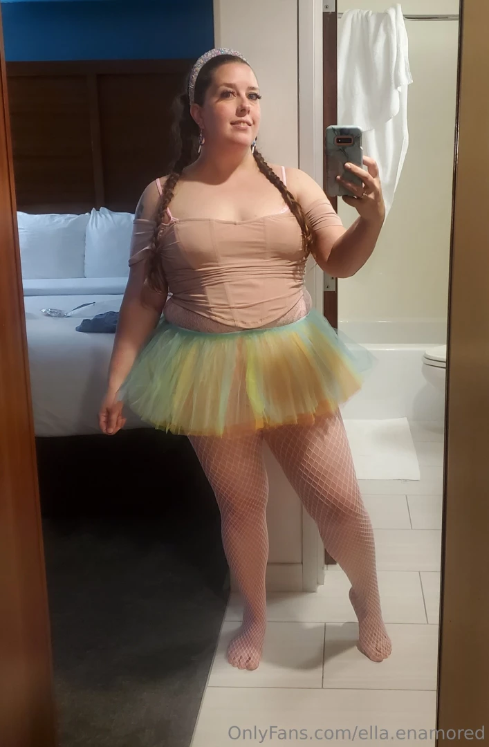 ella.enamored [ ella-enamored ] Onlyfans leaked photo 18634150 on Hotleaks.tv