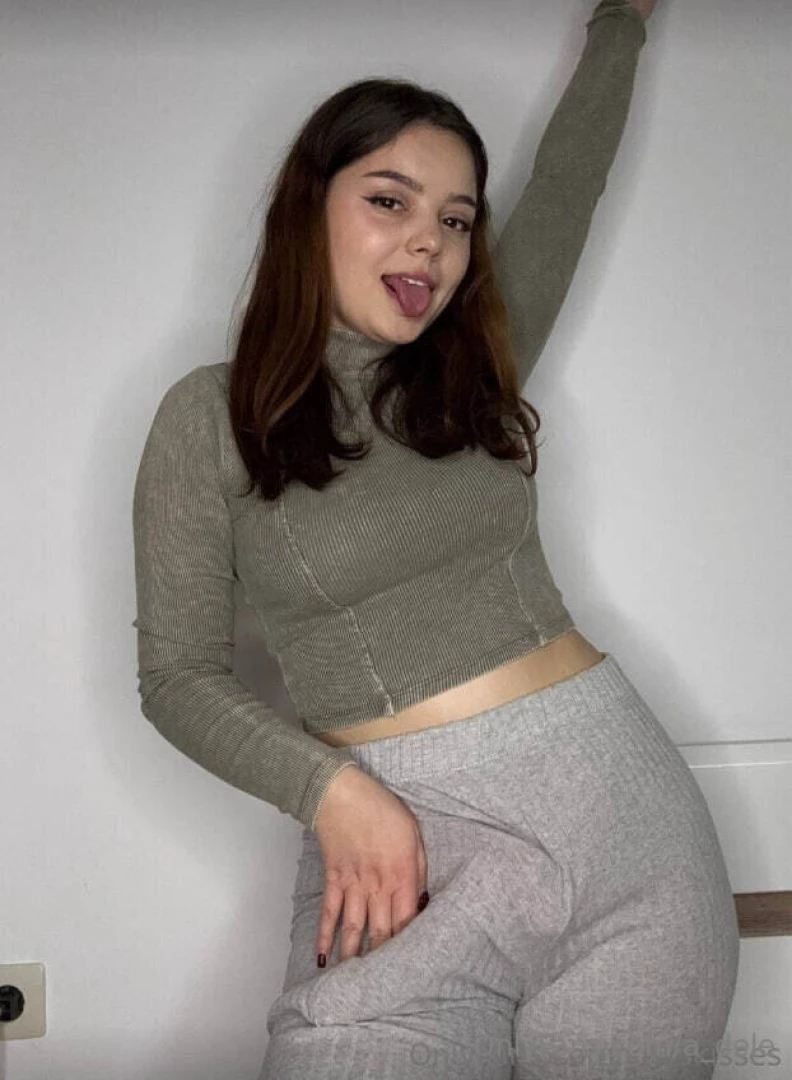 a_dele [ a-dele ] Onlyfans leaked photo 18653845 on Hotleaks.tv