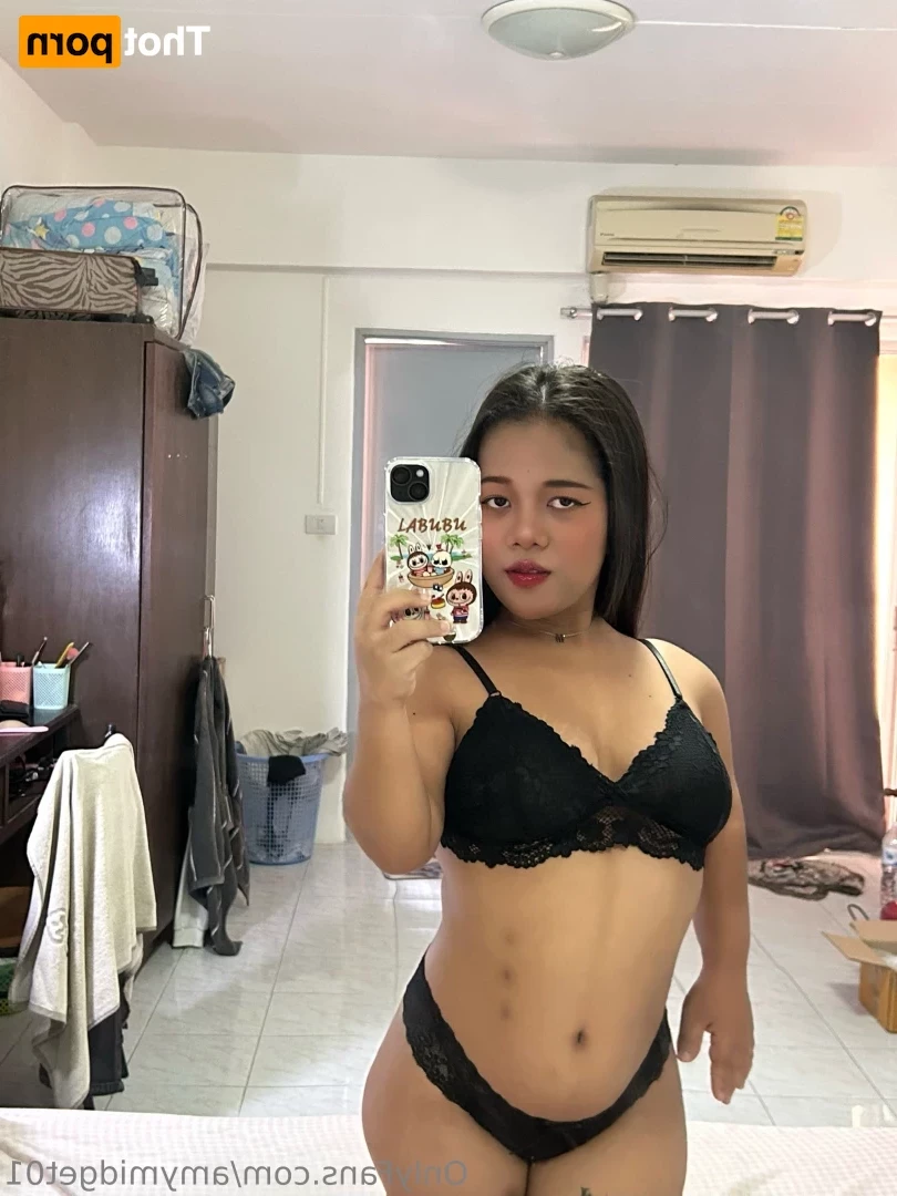 amymidget01 Onlyfans leaked photo 18663187 on Hotleaks.tv