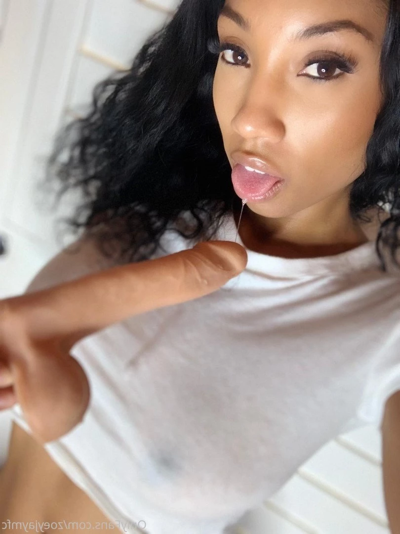 Girlfriend Zoey [ zoeyjaymfc ] Onlyfans leaked photo 1290415 on Hotleaks.tv