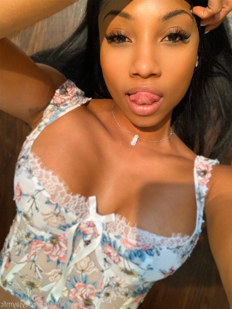 Girlfriend Zoey [ zoeyjaymfc ] Onlyfans leaked photo 1290474 on Hotleaks.tv
