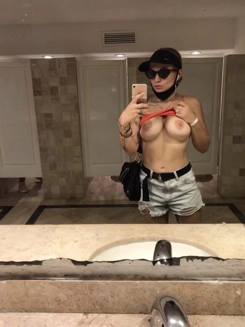 Zoie B [ zoieburgher ] Onlyfans leaked photo 1290849 on Hotleaks.tv