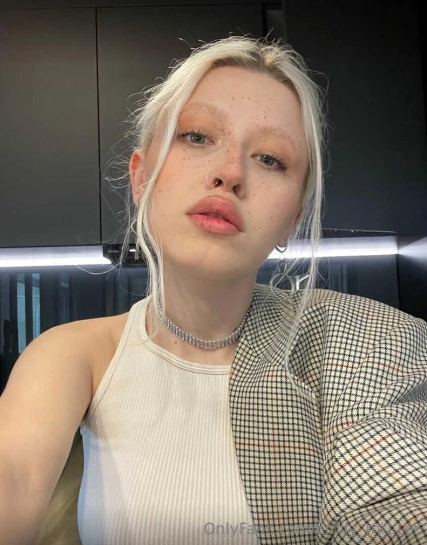 emily_mi11er [ emily-mi11er ] Onlyfans leaked photo 18677786 on Hotleaks.tv