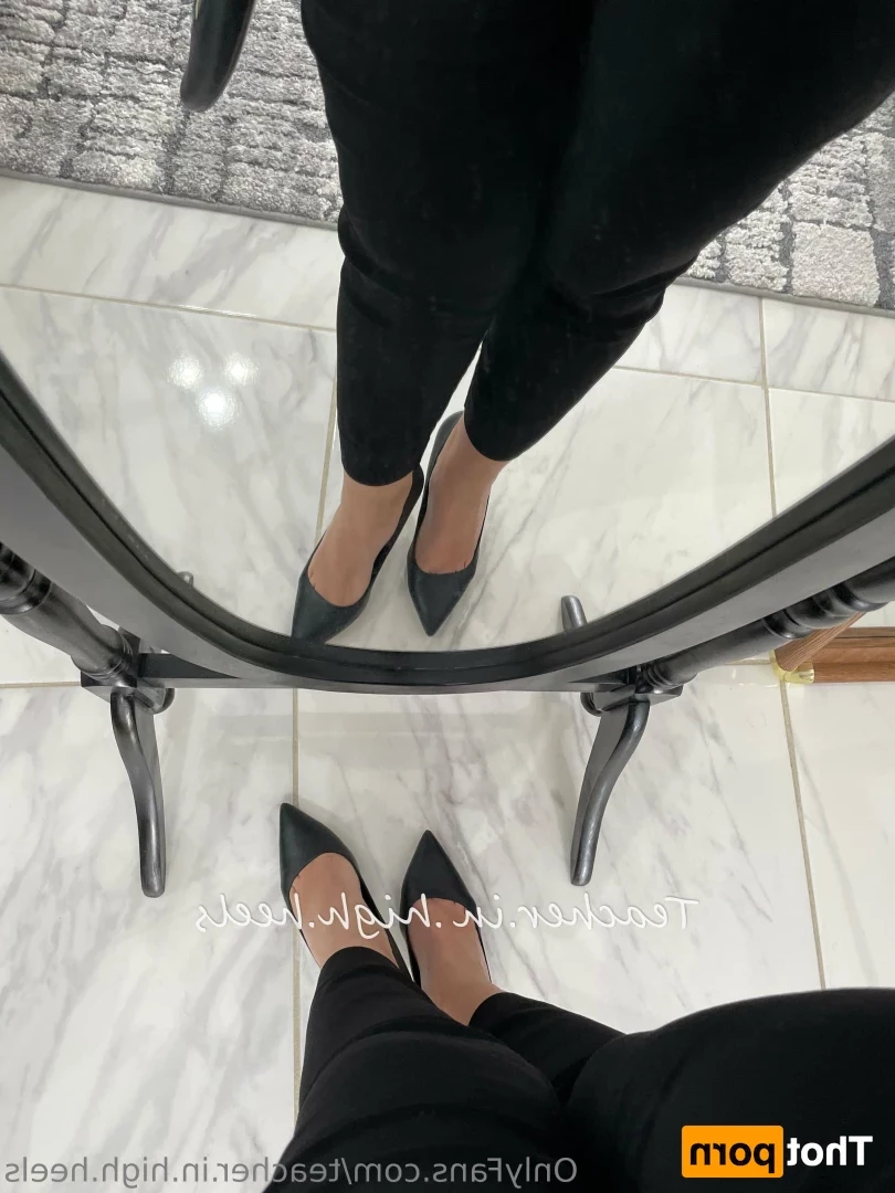 teacher.in.high.heels [ teacher-in-high-heels ] Onlyfans leaked photo 18684882 on Hotleaks.tv