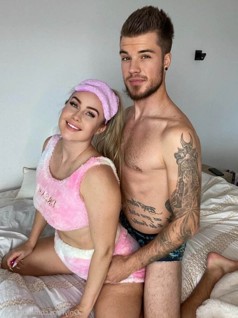 The whole F A M I L Y 😈 [ arnakarls ] Onlyfans leaked photo 4352595 on Hotleaks.tv