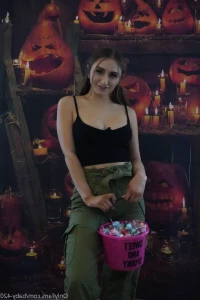1534588