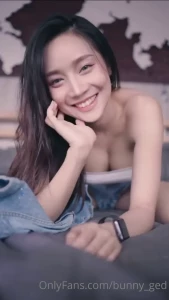 1902279