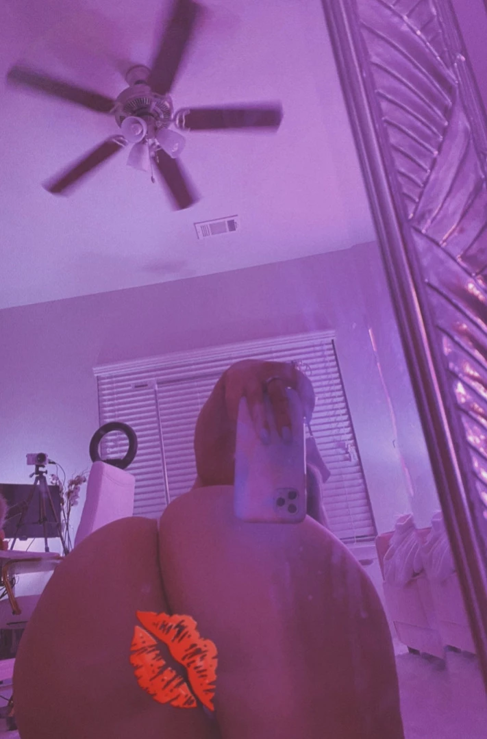 Champagne [ champggne ] Onlyfans leaked photo 13959050 on Hotleaks.tv