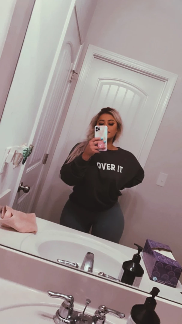 Champagne [ champggne ] Onlyfans leaked photo 14657098 on Hotleaks.tv