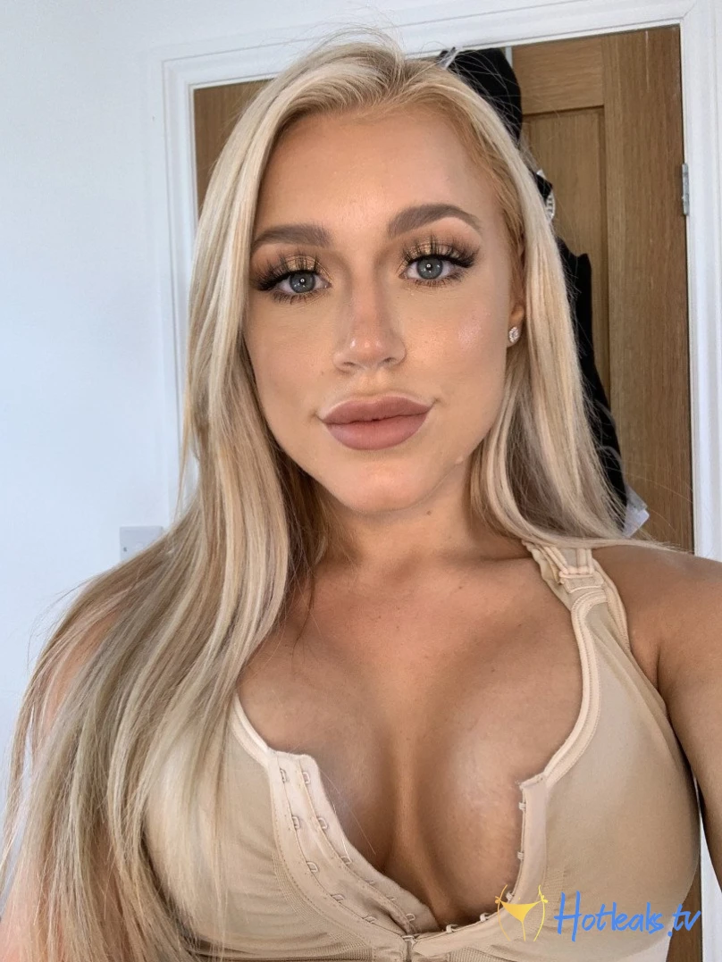 Elle Brooke [ ellebrookeuk ] Onlyfans leaked photo 1568532 on Hotleaks.tv