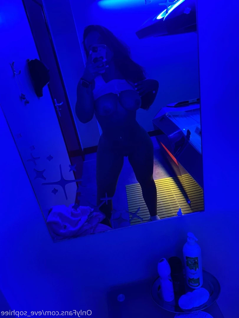 Ëve Sophieê 💋 [ eve_sophiee ] Onlyfans leaked photo 10329332 on Hotleaks.tv