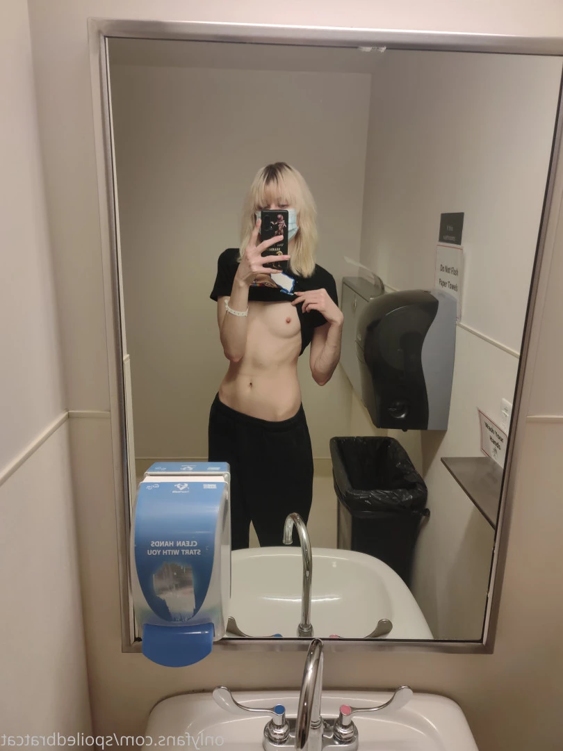 𝗖𝗔𝗧 🎮 [ spoiledbratcat ] Onlyfans leaked photo 6382165 on Hotleaks.tv