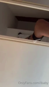 1910390