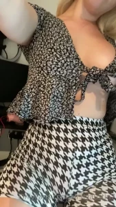 10693195