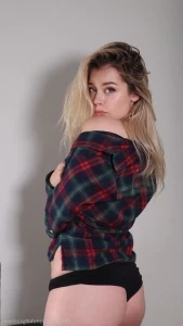 1672105