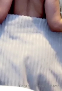 1915763