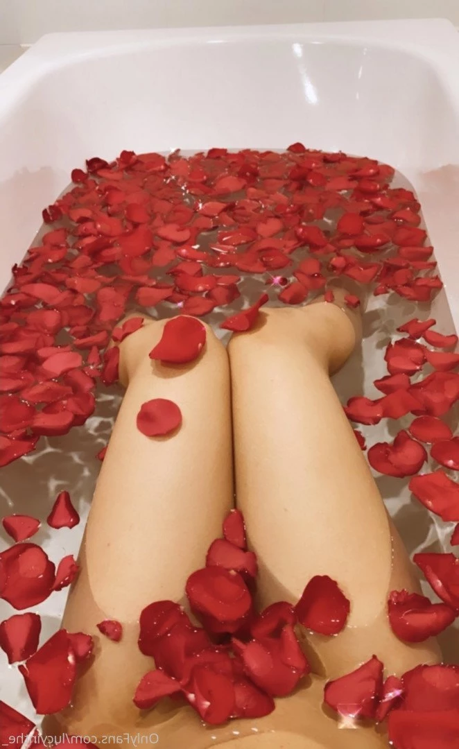 Lucy🌹 [ lucyinthe_ ] Onlyfans leaked photo 1696055 on Hotleaks.tv