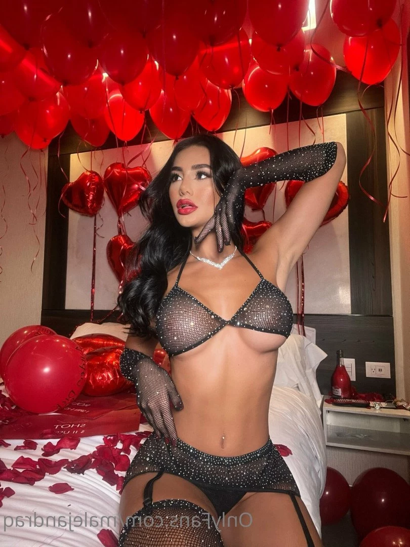 𝑴𝒂𝒓í𝒂 𝑨𝒍𝒆𝒋𝒂𝒏𝒅𝒓𝒂 𝑸 🌹 [ malejandraq ] Onlyfans leaked photo 1744034 on Hotleaks.tv