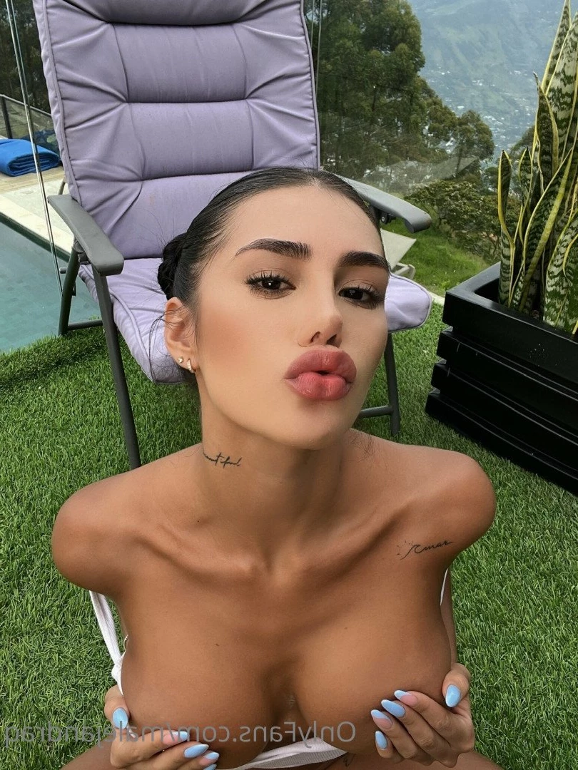 𝑴𝒂𝒓í𝒂 𝑨𝒍𝒆𝒋𝒂𝒏𝒅𝒓𝒂 𝑸 🌹 [ malejandraq ] Onlyfans leaked photo 1744045 on Hotleaks.tv