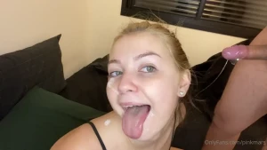 1926228