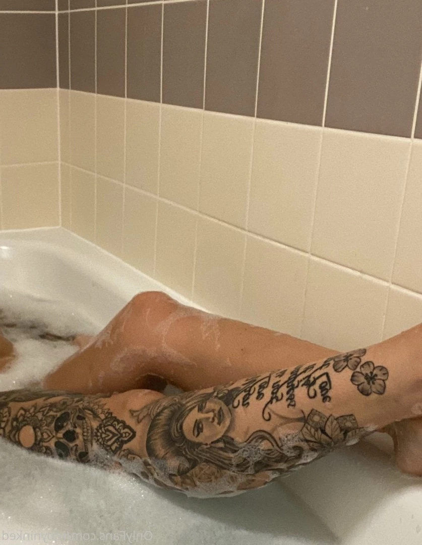 Robyninked Custom making queen 😈 [ robyninked ] Onlyfans leaked photo 1792458 on Hotleaks.tv