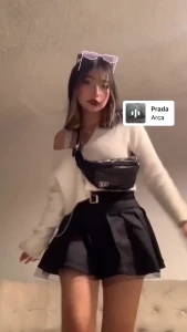 1931643