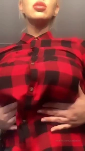9272098