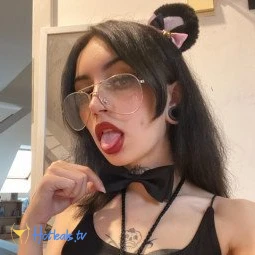 🐱Cleo Peach🐱