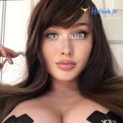Ella Foxx 🦊