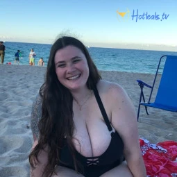 Big Titty Queen✨
