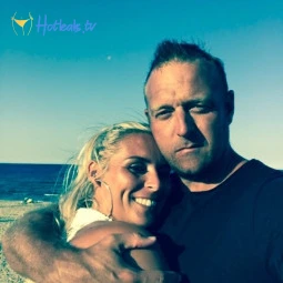 ukhotwifecouple