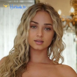 👑 Alexa Adams
